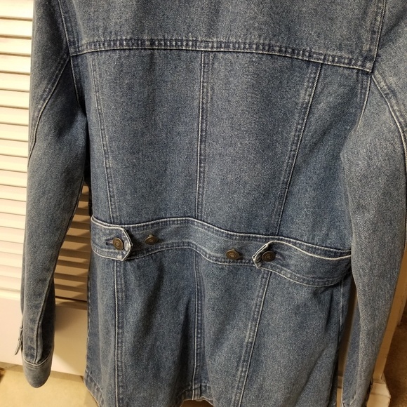Medium length jean jacket - Picture 2 of 2